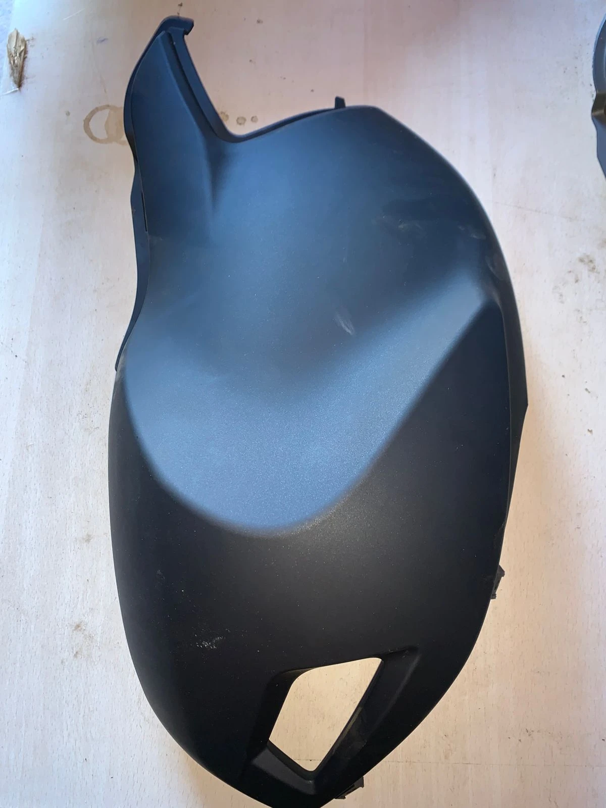 Carrenage protege reservoir droit noir matt