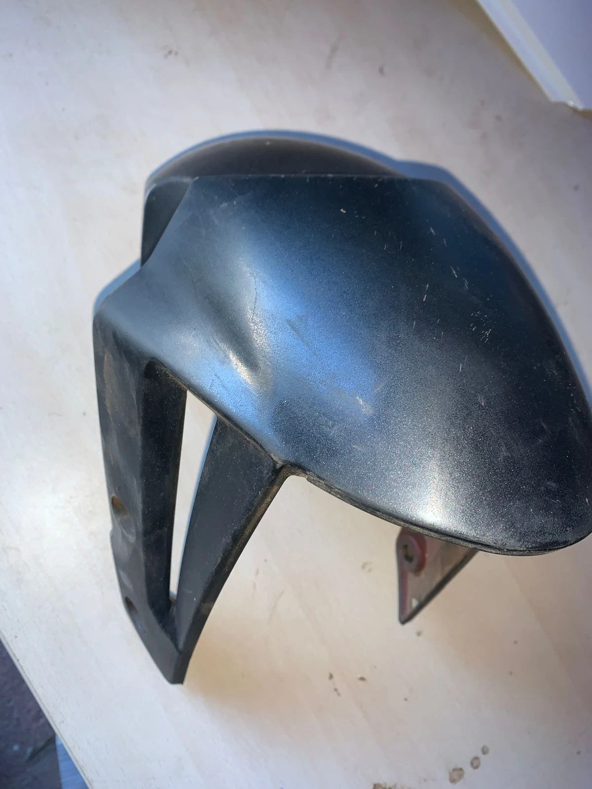 Garde boue avant noir metalisé