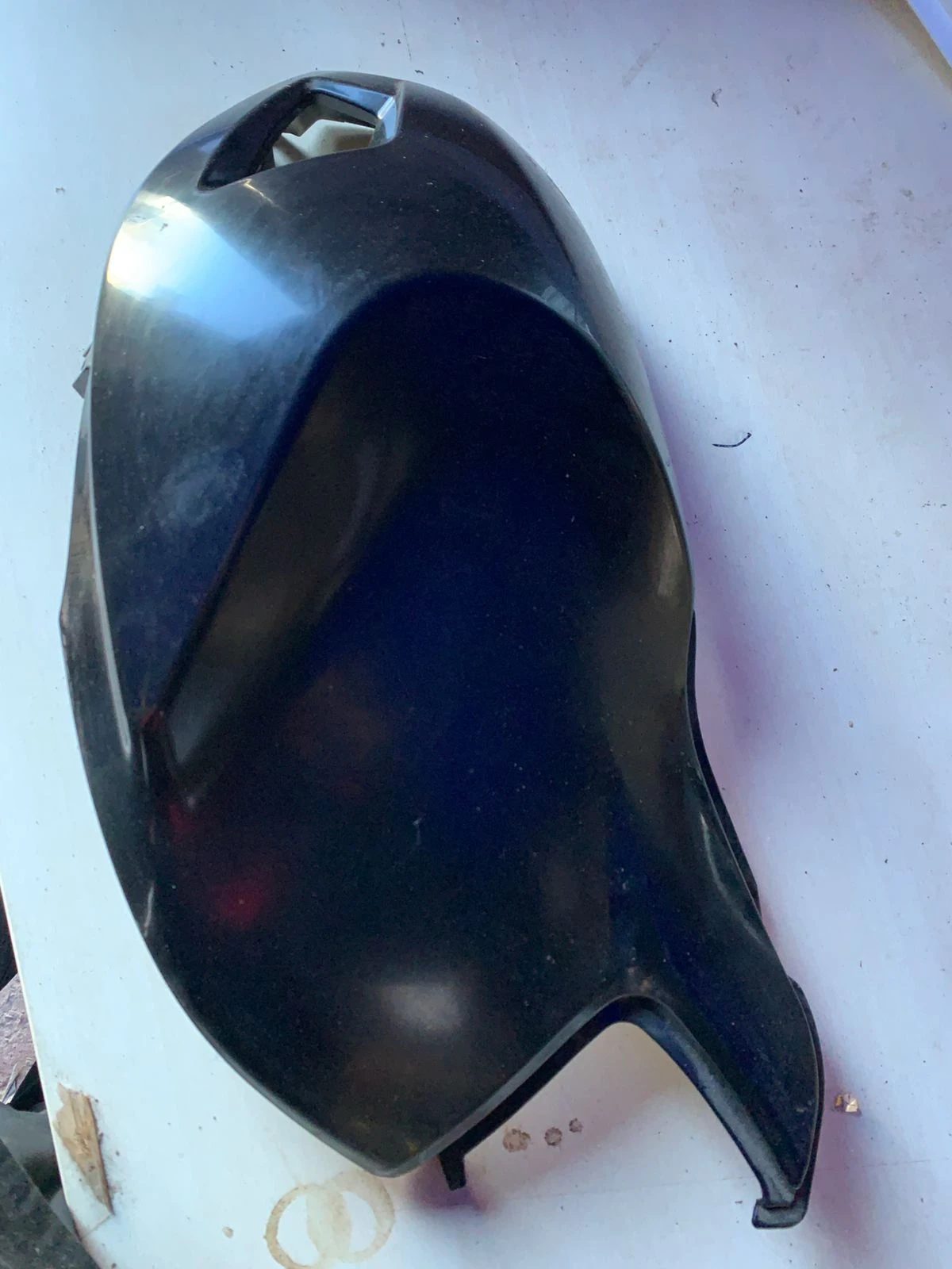 Carrenage protege reservoir droit noir métallisé